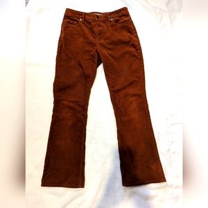 Previously Loved Ladies Land's End Flared Cords. Like New condition. Size 8